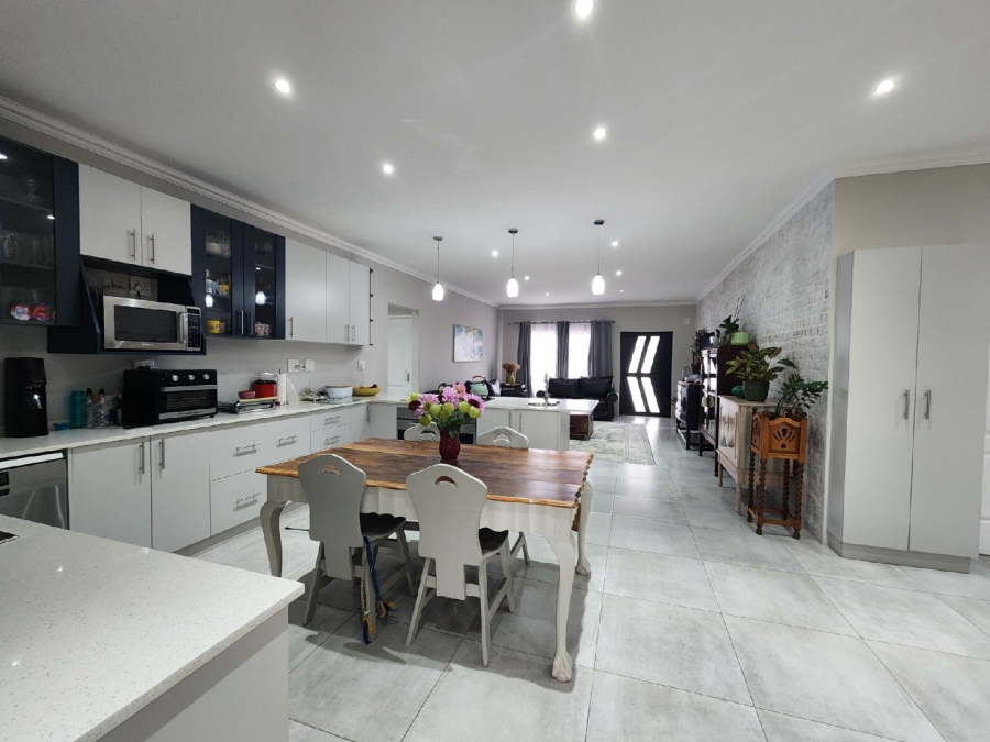 3 Bedroom Property for Sale in King George Park Western Cape